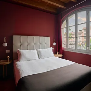  Διαμέρισμα Rego Apartments - Boutique Aparthotel & Serenity Spa With Some Off-Site Apartments In The Heart Of Bergamo City Center